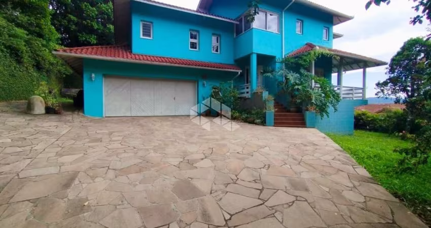Casa de Esquina com Quiosque à Venda em Nova Petrópolis