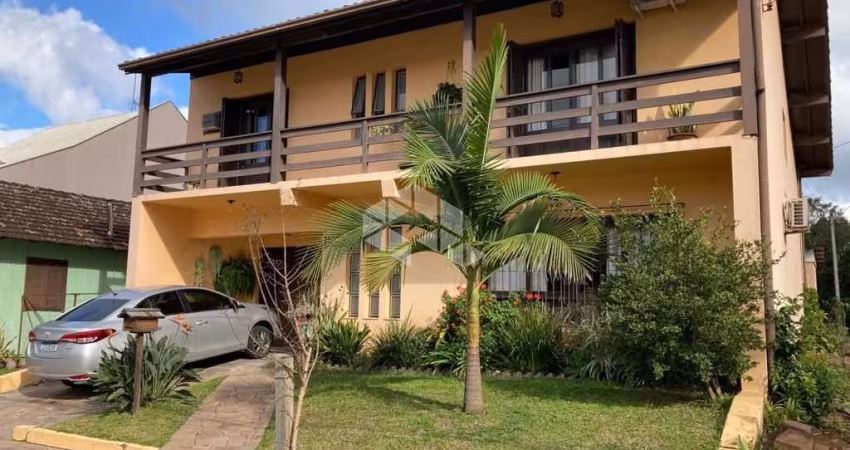 Casa Ampla, ótima localização.