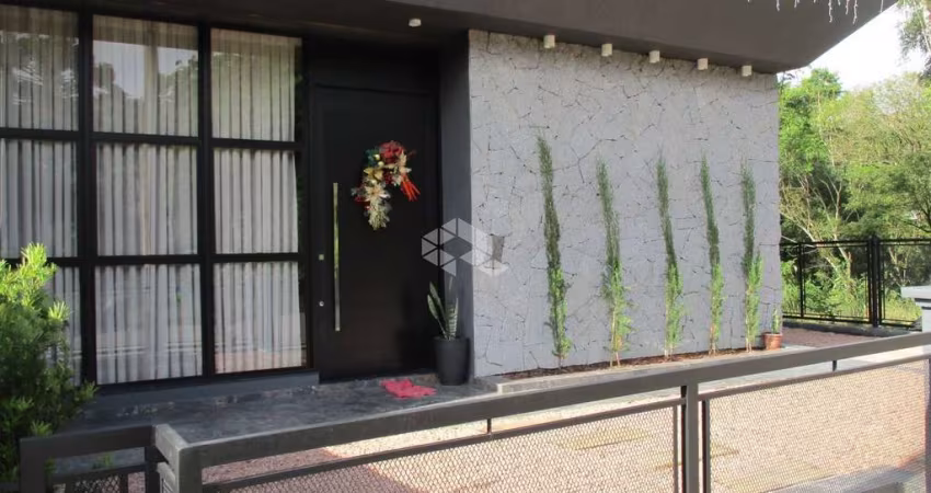 Casa estilo contemporâneo  no bairro Linha Imperial.