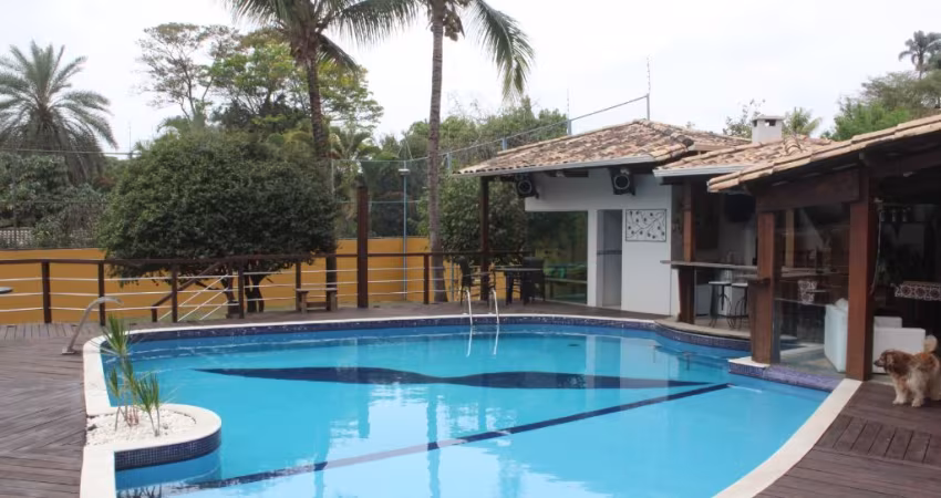 Casa com vista para a Lagoa da Pampulha, 4 dormitórios, 1000 m² em Belo Horizonte!