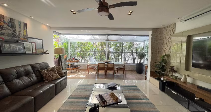 Apartamento garden, 217 m², 2 suítes, na quadra da praia do José Menino.