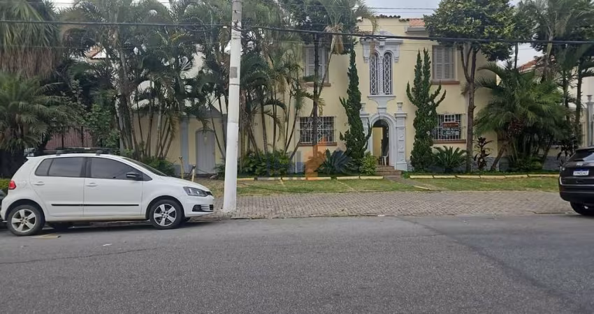 Mansão para uso comercial com 244 m² ao lado da Rua Estados Unidos para venda ou locação