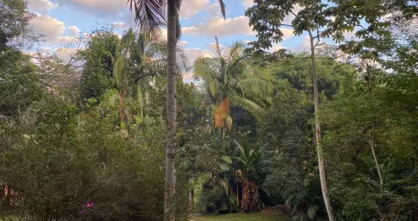 Chácara com 30.000 m² no embu das artes , com duas casas, para venda