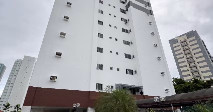 Apto 3/4 com suíte  Avenida Paralela