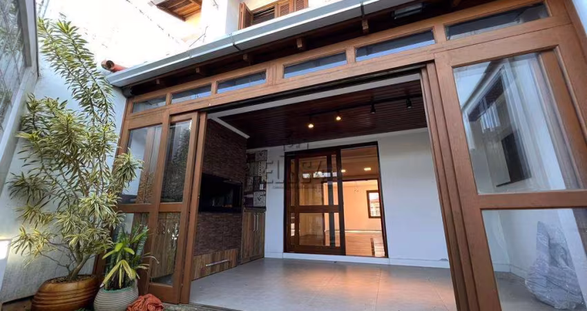 Casa em Condomínio à venda em São Leopoldo - Jardim das Acácias - Semi Mobiliada - Churrasqueira, Lareira, Piscina e mais!