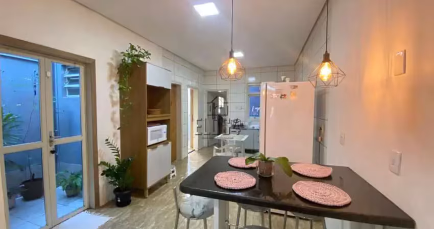 Casa com churrasqueira e pátio em são leopoldo - centro - semimobiliada