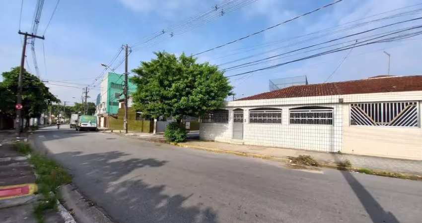 Casa independente com 3 quartos, 3 vagas + edícula. são vicente
