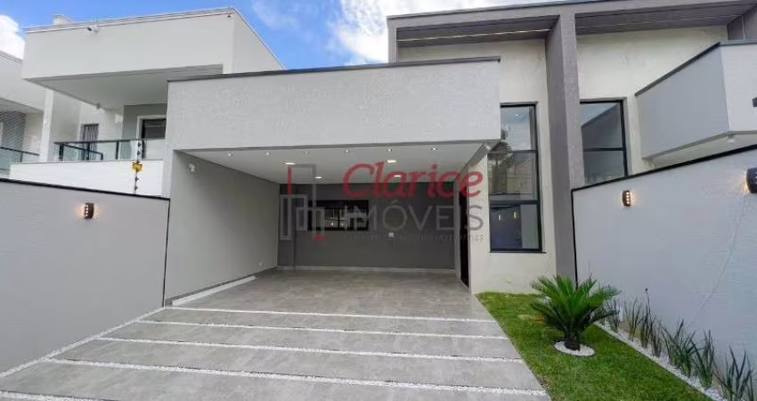 Casa de Alto Padrão no Aristocrata: 3 Quartos, 1 Suíte, 4 Vagas - São José dos Pinhais-PR