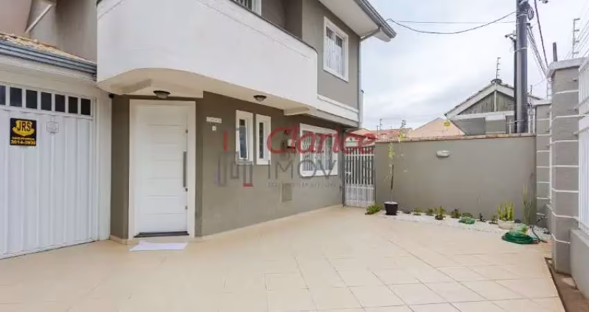 Sobrado a venda no boqueirão; sobrado a venda na rua hipolito da costa, boqueirão; sobrado triplex a venda  com cozinha mobiliada; triplex  160 metros