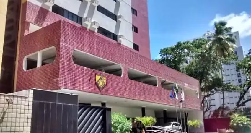 Fat à Venda em Boa Viagem à 50 metros do Mar com 40M² Mobiliado.