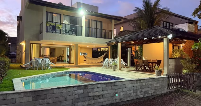 Casa à Venda em Privê Baia de Cupe com 230M², Porteira fechada.