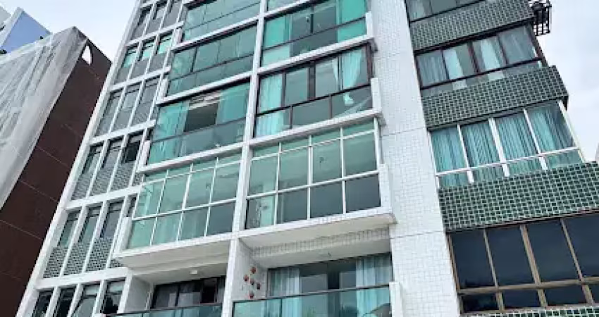 Apartamento à venda na beira mar de boa viagem com 120m².