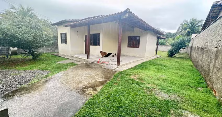 Casa com 3 quartos à venda na Rua Treze, 8, Cajueiros (Itaipuaçu), Maricá