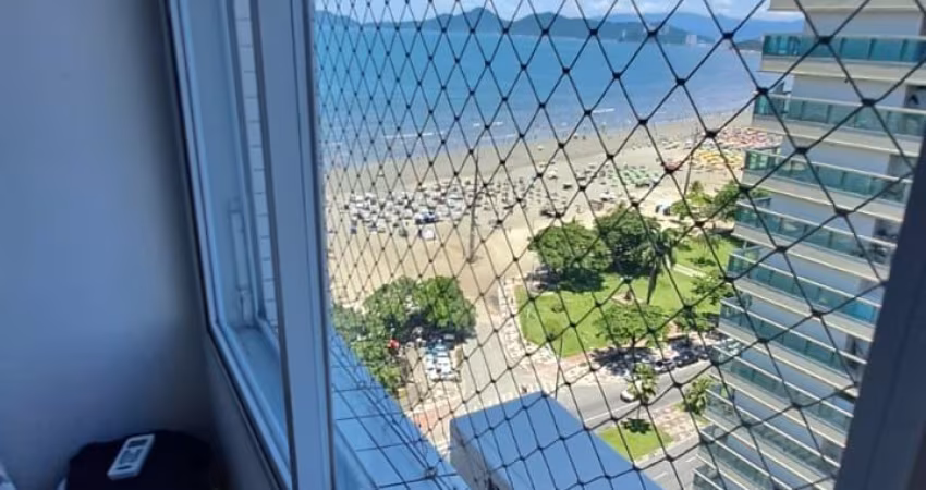 Apartamento de 2 Dormitórios Frente ao Mar no Embaré, Andar Alto e Totalmente Reformado