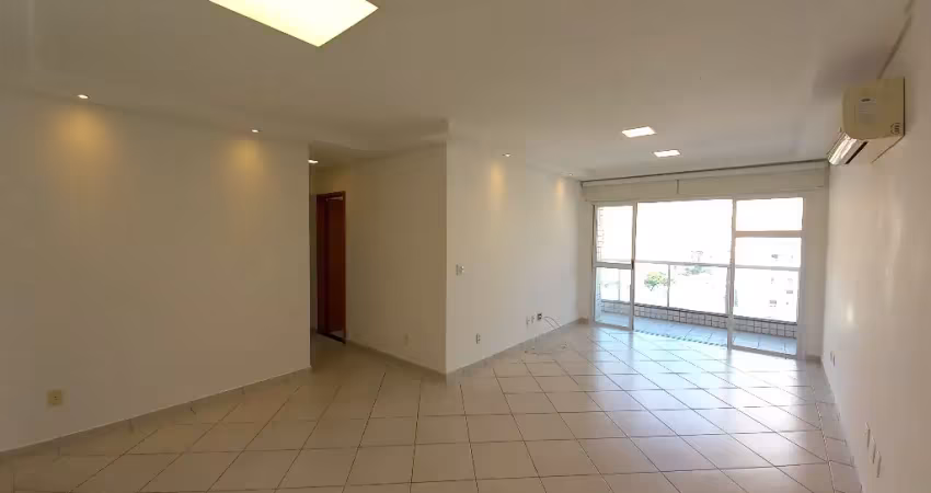 Apenas 2 quadras da praia! amplo apartamento no embaré com lazer