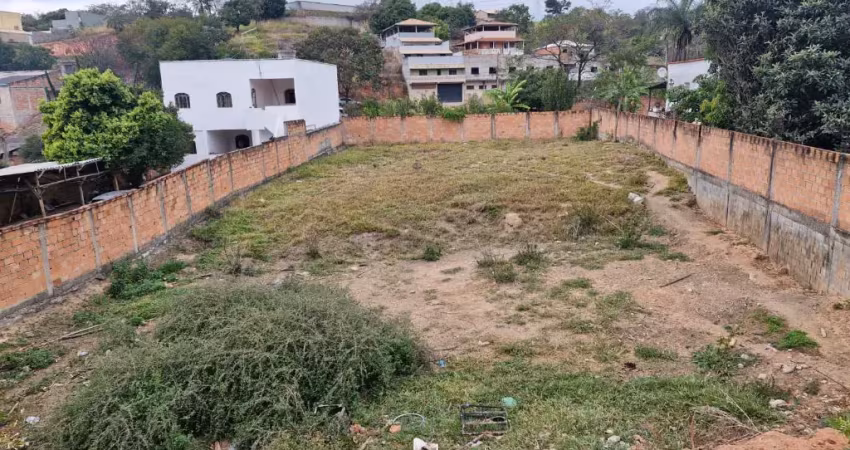 Ótimo *lote residencial* com *1000 m², localizado em **jequitiba , vespasianno mg, em uma *rua asfaltada* e com *infraestrutura completa*: