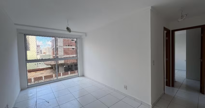 Apartamento em condomínio clube com dois dormitórios