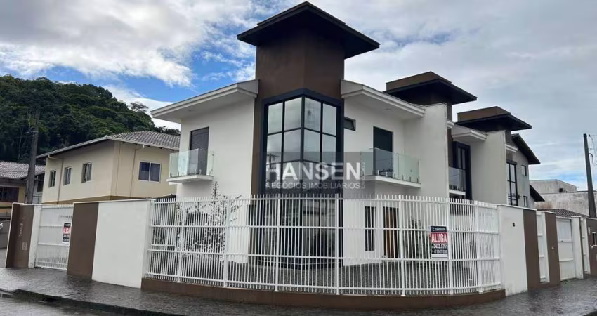 Sobrado com 1 suíte + 2  dormitórios para alugar, 149 m² por R$ 3.592/mês - Jardim Sofia - Joinville/SC