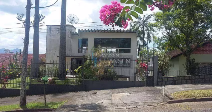 Sobrado com 4 dormitórios mais 2 suítes à venda, 520 m² por R$ 1.750.000,00 - Saguaçu - Joinville/SC
