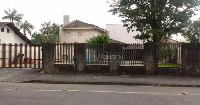 Sobrado com 3 dormitórios à venda, 150 m² por R$ 680.000,00 - Bom Retiro - Joinville/SC