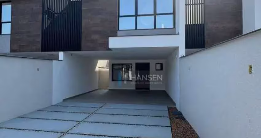 Sobrado com 3 suítes à venda, 161 m² por R$ 990.000 - Saguaçu - Joinville/SC