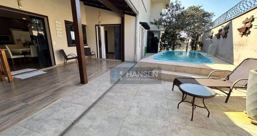 Casa com 1 suíte + 2  dormitórios à venda, 243 m² por R$ 1.250.000 - Vila Nova - Joinville/SC
