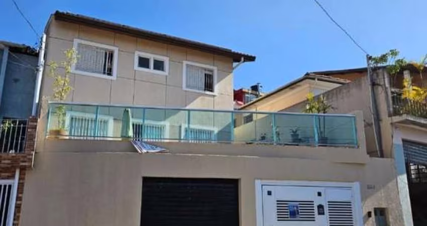 Sobrado para venda, com vaga de garagem. 300m²