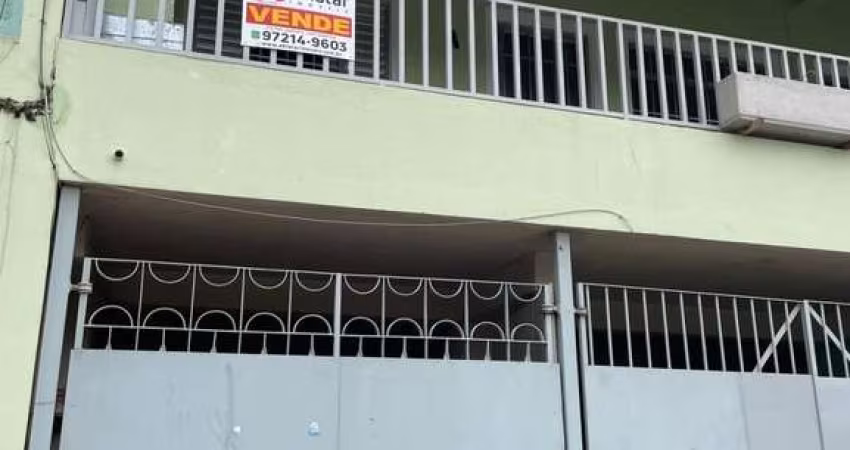 Casas á venda com 5 quartos e 187 m² de área - Jardim Trianon;