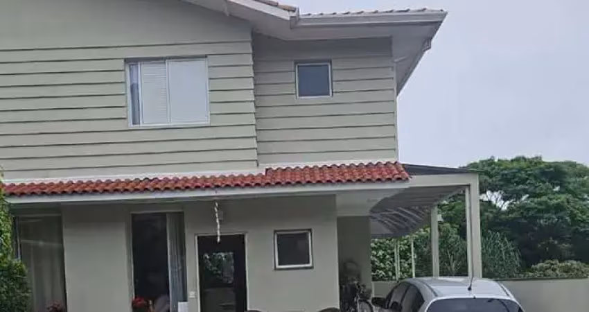 Sobrado à venda com 3 suítes e 279 m² de área construída, em condomínio fechado - Parque Assunção