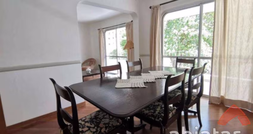 Apartamento no Morumbi, 4 Dormitórios, 2 Suítes, 3 Vagas e Varanda 210 m²