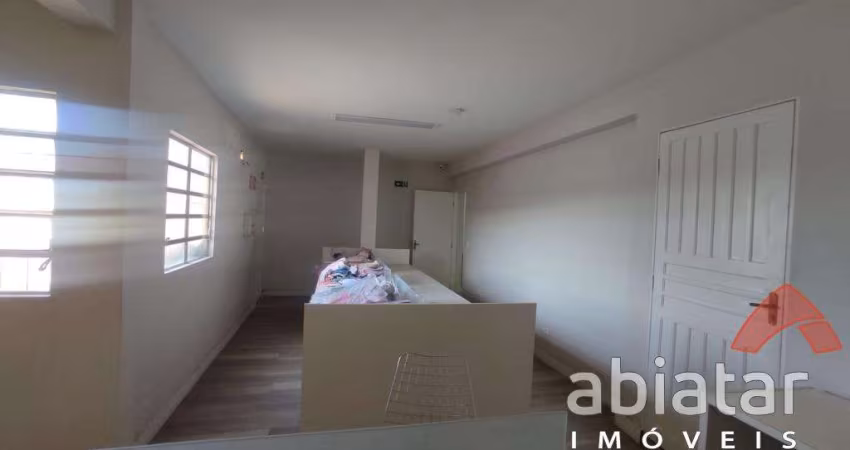 Sala comercial 30 mmts² com 1 baheiro para locação na Kizaemon Takeuti - Taboão da Serra - SP