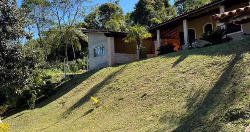Chácara a venda em Embú-Guaçú. Encontre seu refúgio ideal na natureza!