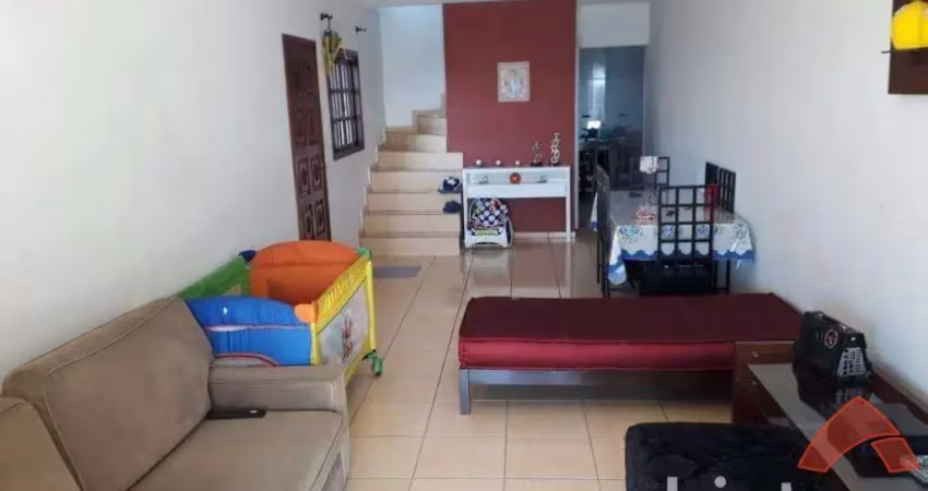 Sobrado com Suíte e 3 dormitórios