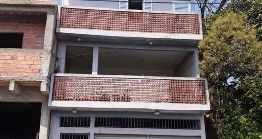 Sobrado de 3 Pavimentos no Jardim Mimas – Conforto e Excelente Localização