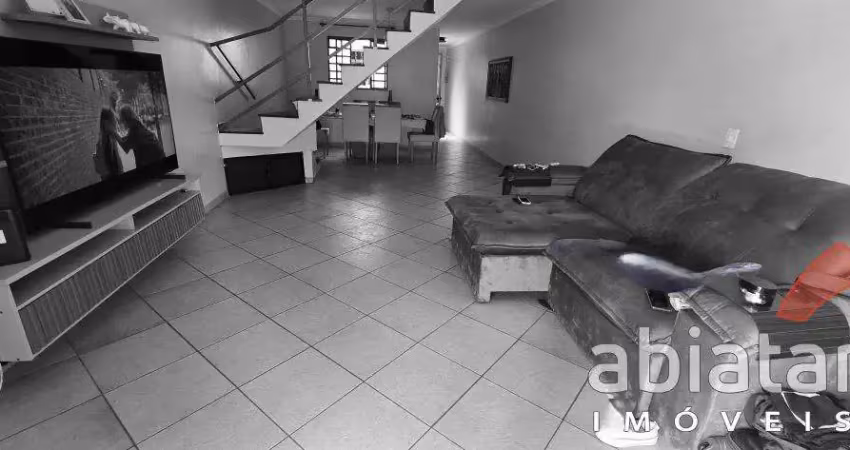 Casa à venda com 3 dormitórios, suíte e varanda gourmet – aceita permuta