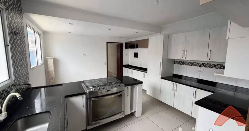 Casa à venda com 170m², 3 quartos e 2 vagas no Jardim Monte Alegre - Taboão da Serra.