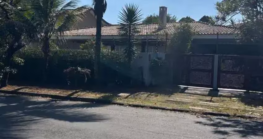 Casa térrea no caxingui com piscina, 3 dorms, edícula e espaço gourmet!