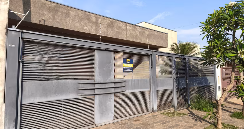 Linda casa para morar no bairro jardim bianco ao lado da av vetorasso composta por 3 dormitórios e area de lazer com piscina