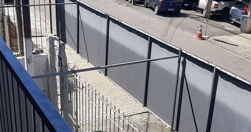 Sobrado com 2 quartos e sala comercial bairro sitio cercado