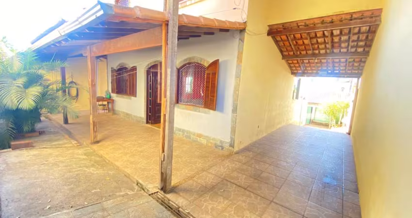 Casa com 4 quartos à venda na Manoel Sampaio, 138, Candelária, Belo Horizonte