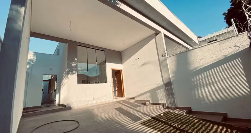 Casa com 3 quartos à venda na Rua João Mauro, 91, Santa Mônica, Belo Horizonte