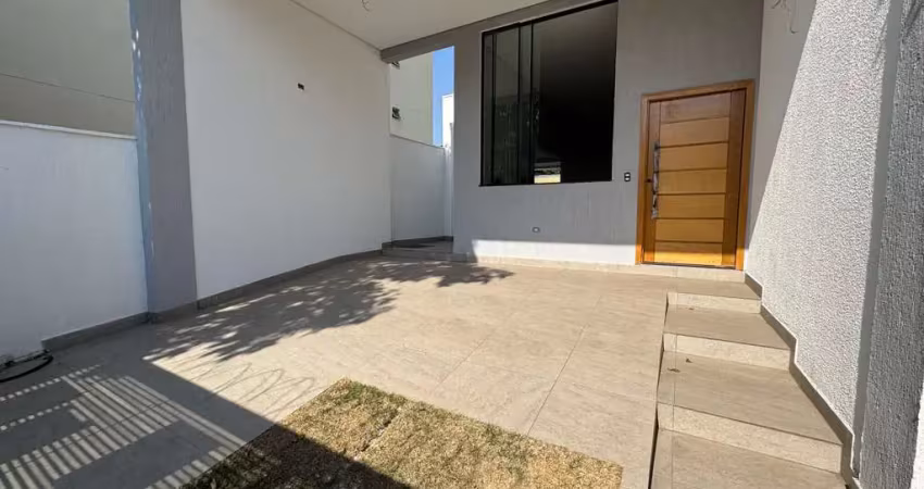 Casa com 3 quartos à venda na Rua João Mauro, 95, Santa Mônica, Belo Horizonte