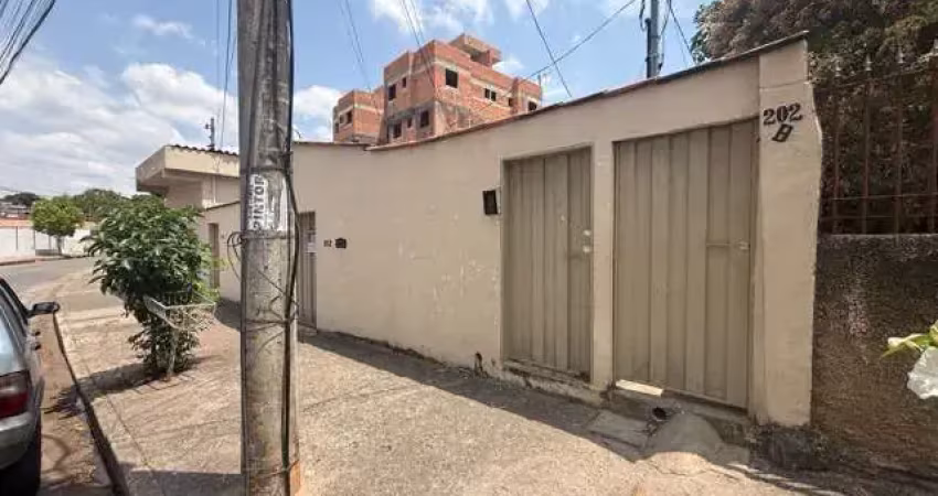 Casa com 6 quartos à venda na Rua dos Comanches, 202, Santa Mônica, Belo Horizonte
