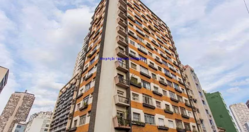 Apartamento 86m², 02 dormitórios e 02 banheiros.  Condomínio com portaria.  Excelente localização á 8 minutos andando para a estação do metrô