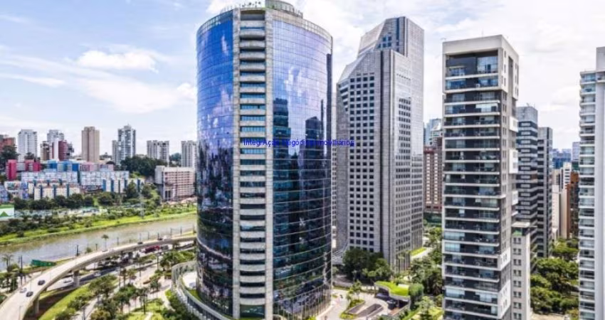 Conjunto comercial 680m²,  04 banheiros e 35 vagas de garagem.  Condomínio com portaria e recepção.  Excelente localização,  entre as Ruas John Baird
