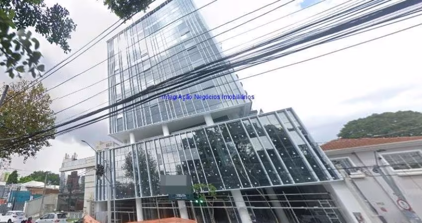 Prédio 4.018m² e 10 banheiros.  Excelente localização, entre as Ruas Paulino Camasmie, Manuel da Nobrega e Rodolfo Troppmair.