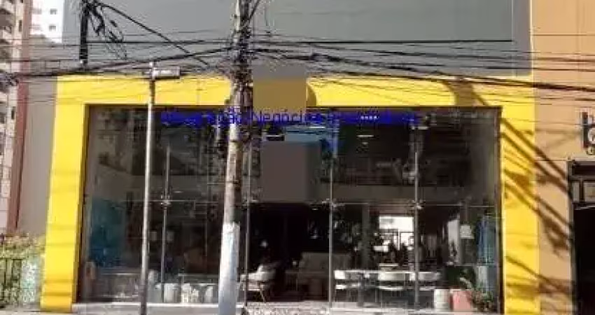 Prédio com Loja 800m², com frente para 2 ruas,  com 4 andares e 6 banheiros.  Excelente localização, a 8 minutos andando para a estação do metrô