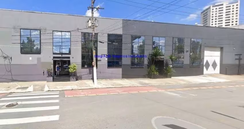 Galpão 4.471,00m²,  15 banheiros e 10 vagas de garagem.  excelente localização á 5 minutos andando para a estação do metrô ceasa
