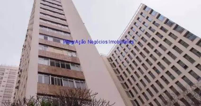 Apartamento  180m², 02 dormitórios (sendo suítes), 03 banheiros e 01 banheiro.  Condomínio com portaria e segurança.  Excelente localização,