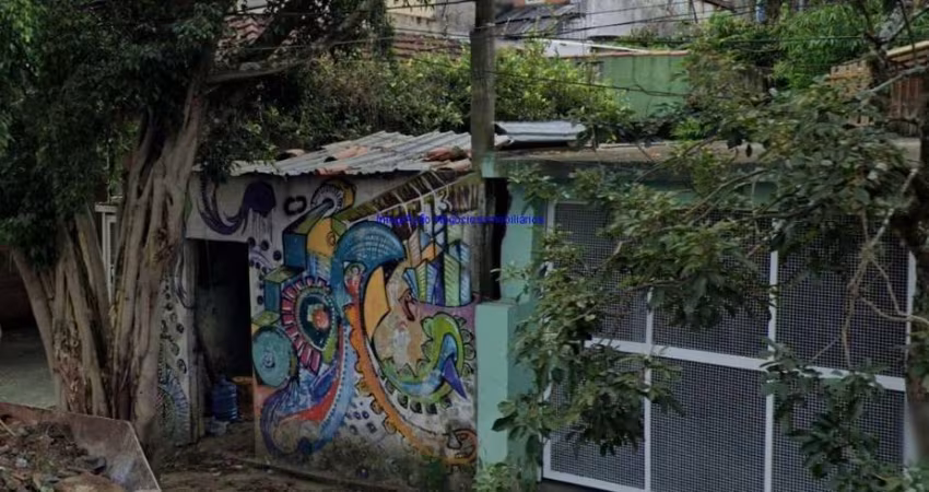 Terreno 350m².  Excelente localização, entre as Ruas Rodesia e Fidalga; Próximo da estação do metrô Vila Madalena.